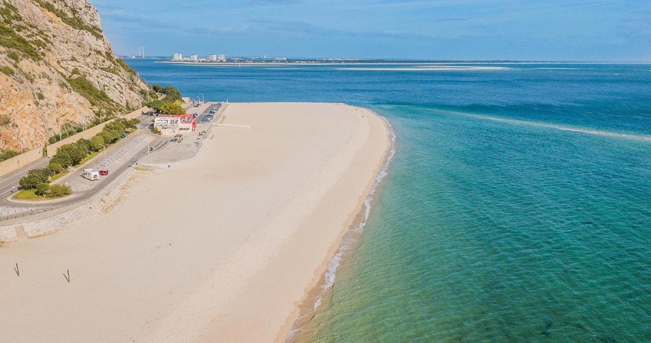 Apartamento situado na zona costeira da cidade Setúbal Exterior foto